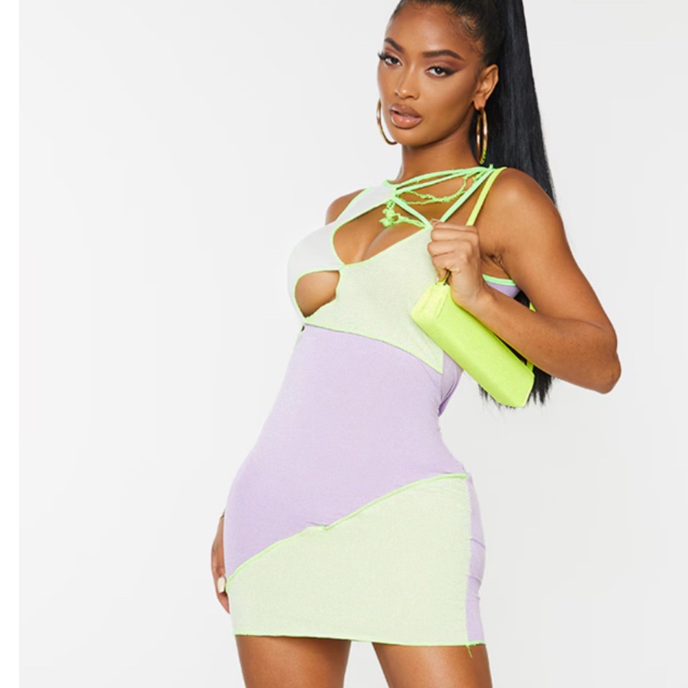 Lilac, sleeveless bodycon dress.